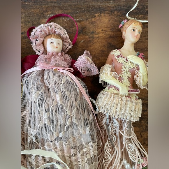 SOLD Vintage Victorian Inspired Christmas Ornament Collection❤️ - Picture 3 of 6
